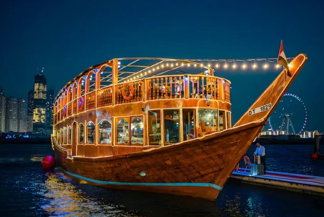 Akşam Yemekli Dhow Cruise Tekne Turu